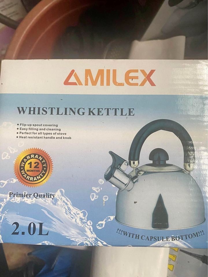 Stainless steel whistling kettle 2L